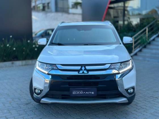MITSUBISHI OUTLANDER 2.0 COMFORT 16V GASOLINA 4P AUTOMÁTICO MITSUBISHI OUTLANDER 2.0 COMFORT 16V GASOLINA 4P AUTOMÁTICO